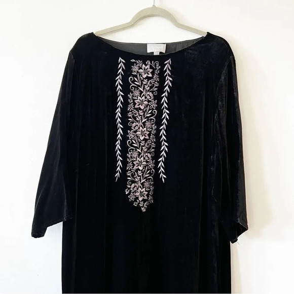 Ryllace Elan Embroidered Black Velvet Dress Size 22 Silk Blend Holiday Plus Size - Picture 7 of 8